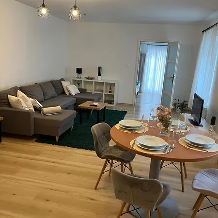 Pod Hradbami V Centru Litomeric Apartament *